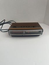 Vintage GE General Electric 7-4625A Digital Alarm Clock Radio AM/FM Woodgrain