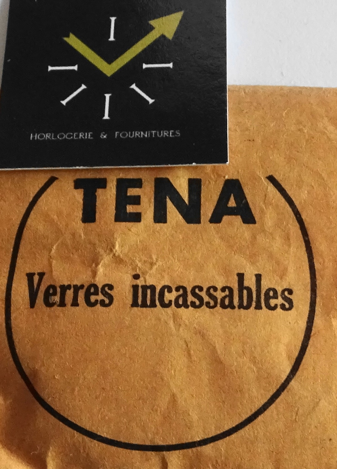 VERRE MONTRE DIAMETRE 33.4 mm PUNAISE A BASE PLATE