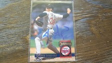 1994 DONRUSS KEVIN TAPANI   AUTOGRAPHED BASEBALL CARD