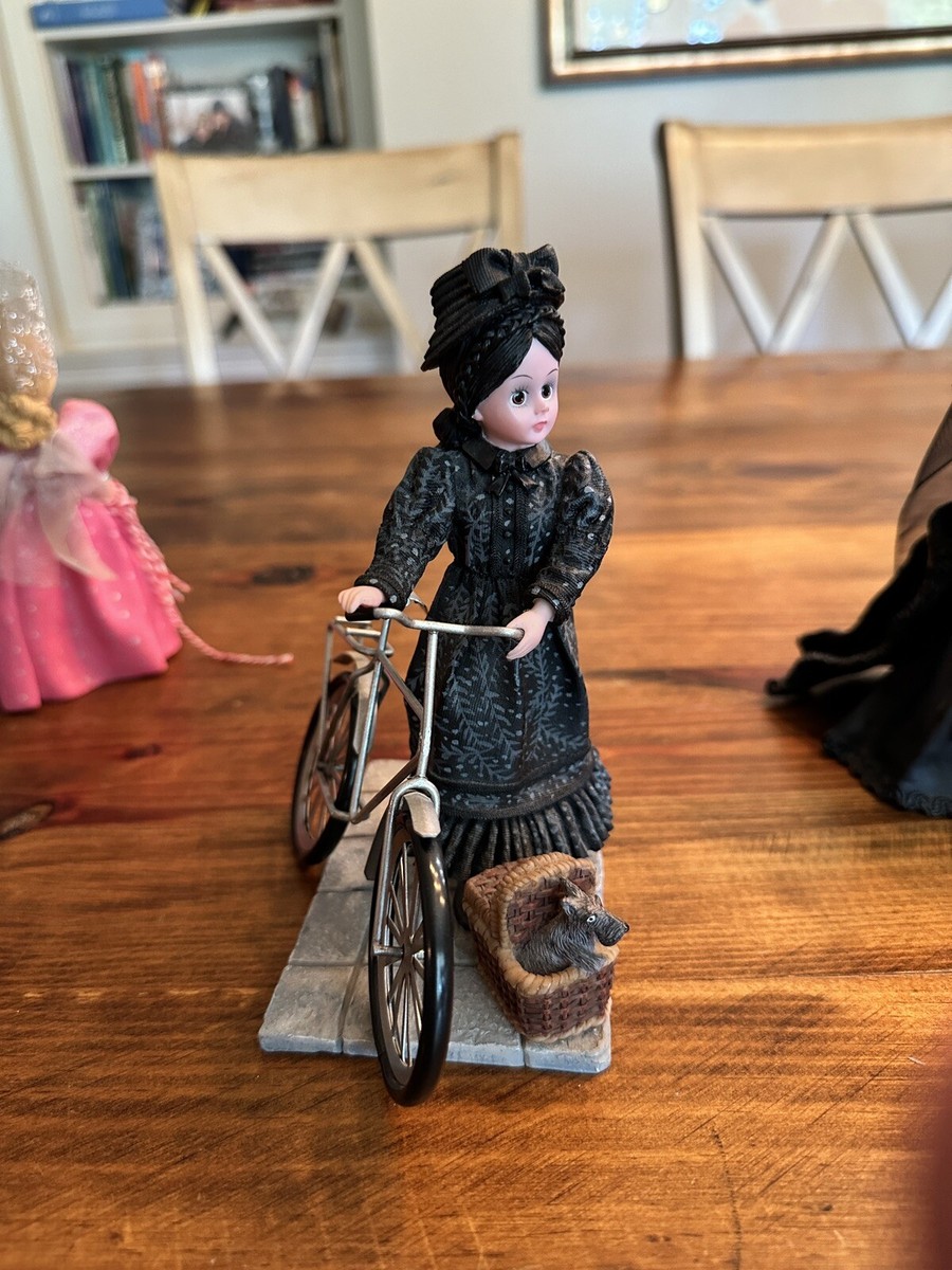 RARE SET OF 7 Madame Alexander Classic Collectibles Figurines