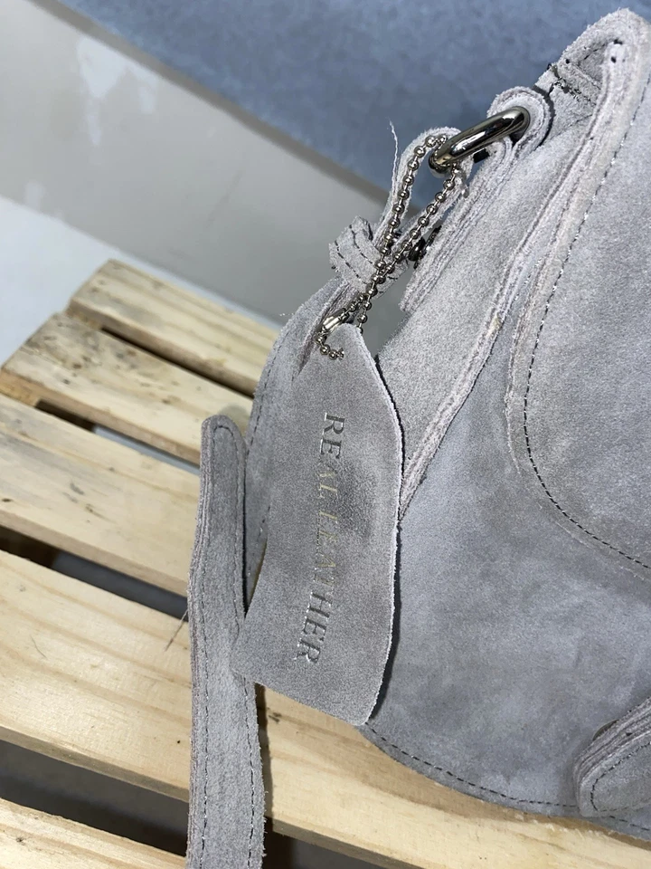 Bolso Bandolera Emma Fox Dales Gamuza Solapa Bolso Mediano Cuero Real Usado en Excelente Condición Gris Foto 2 de 4