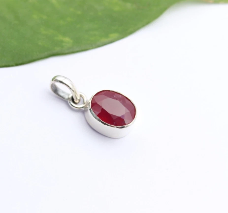 Rubin Anhänger gefasst 925 Silber Edelstein Rot Oval facettierte Edel Geschenk - Bild 2 von 4
