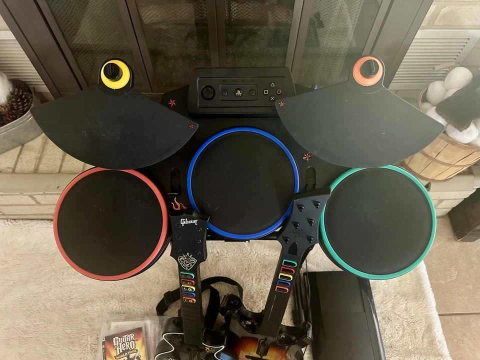 Playstation 3 con Kit de Banda Guitar Hero World Tour y Guitarra Les Paul Extra Foto 4 de 4