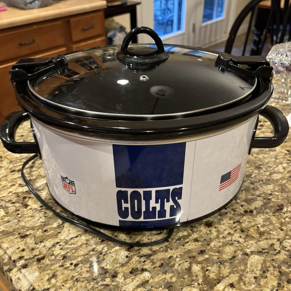 Crock-Pot 6 Qt NFL Indianapolis Colts Game Day Slow Cooker Oval Cook And Carry - Image 3 of 4