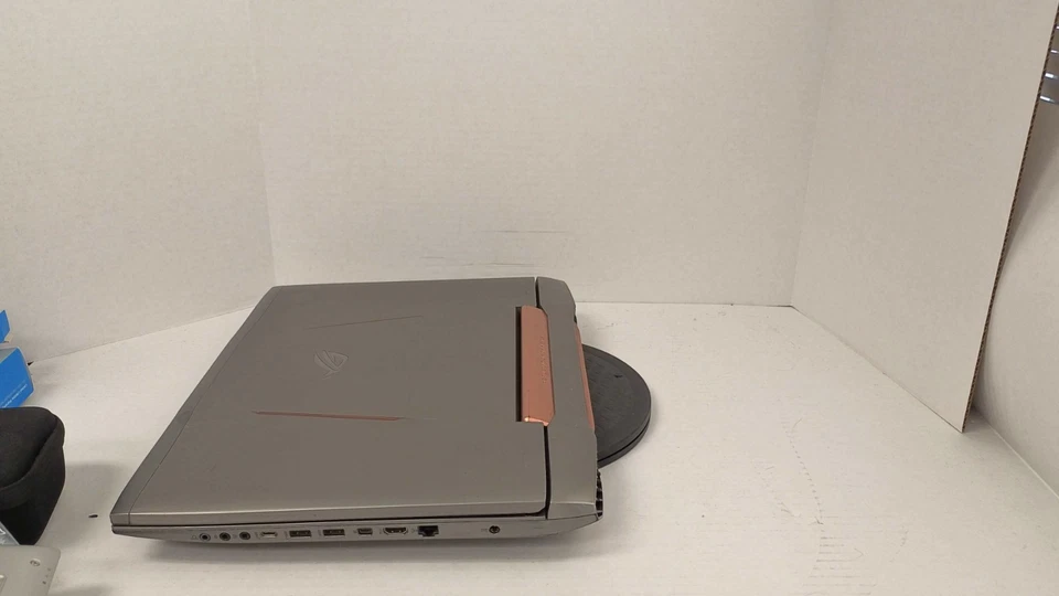 ASUS G752V i7-6700HQ-2.6GHz 12GB MEM 1TB HDD W10H *LEER Foto 4 de 4