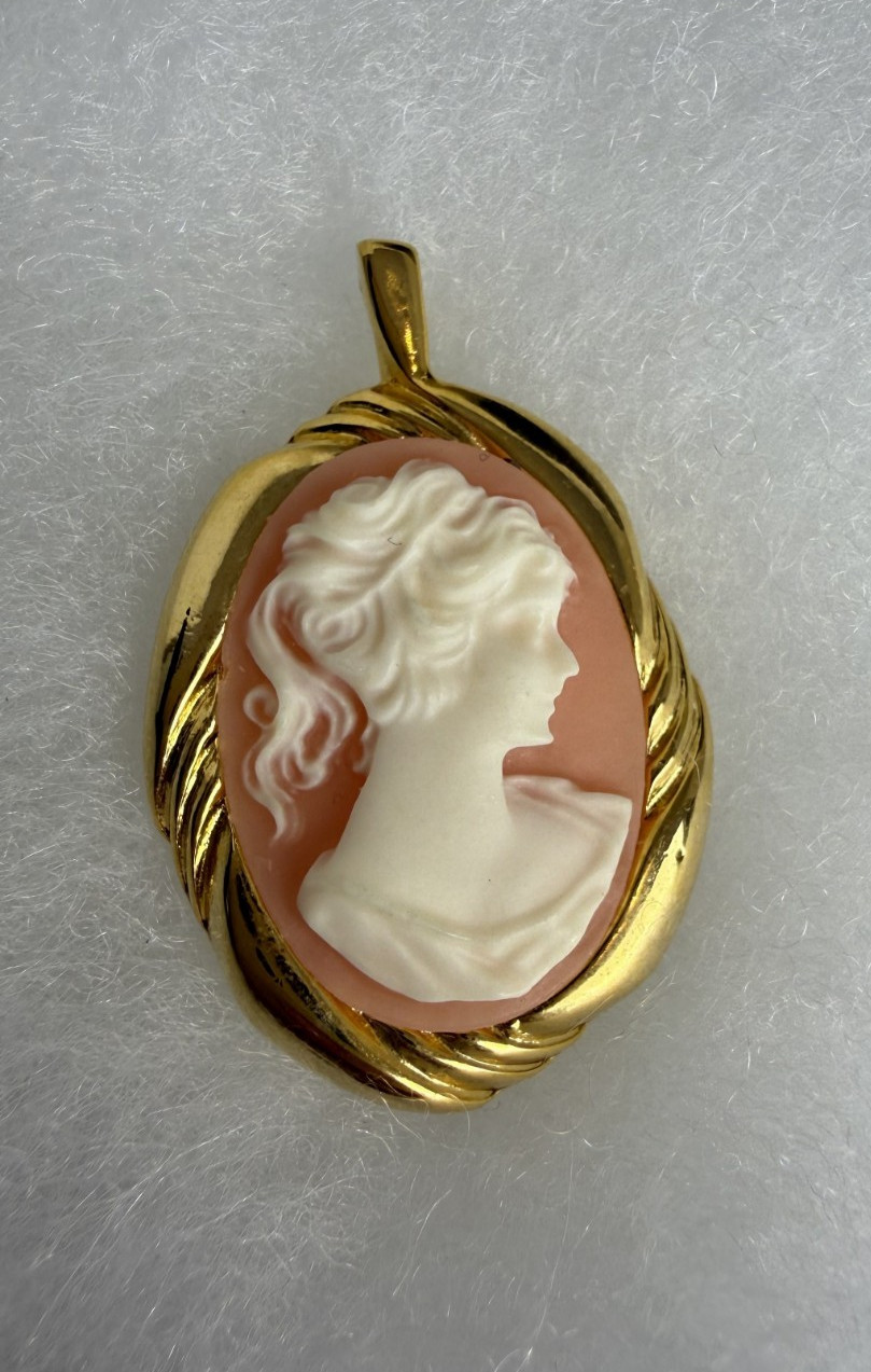 Vintage Pink & White Lady Profile Cameo Pendant | Gold Tone