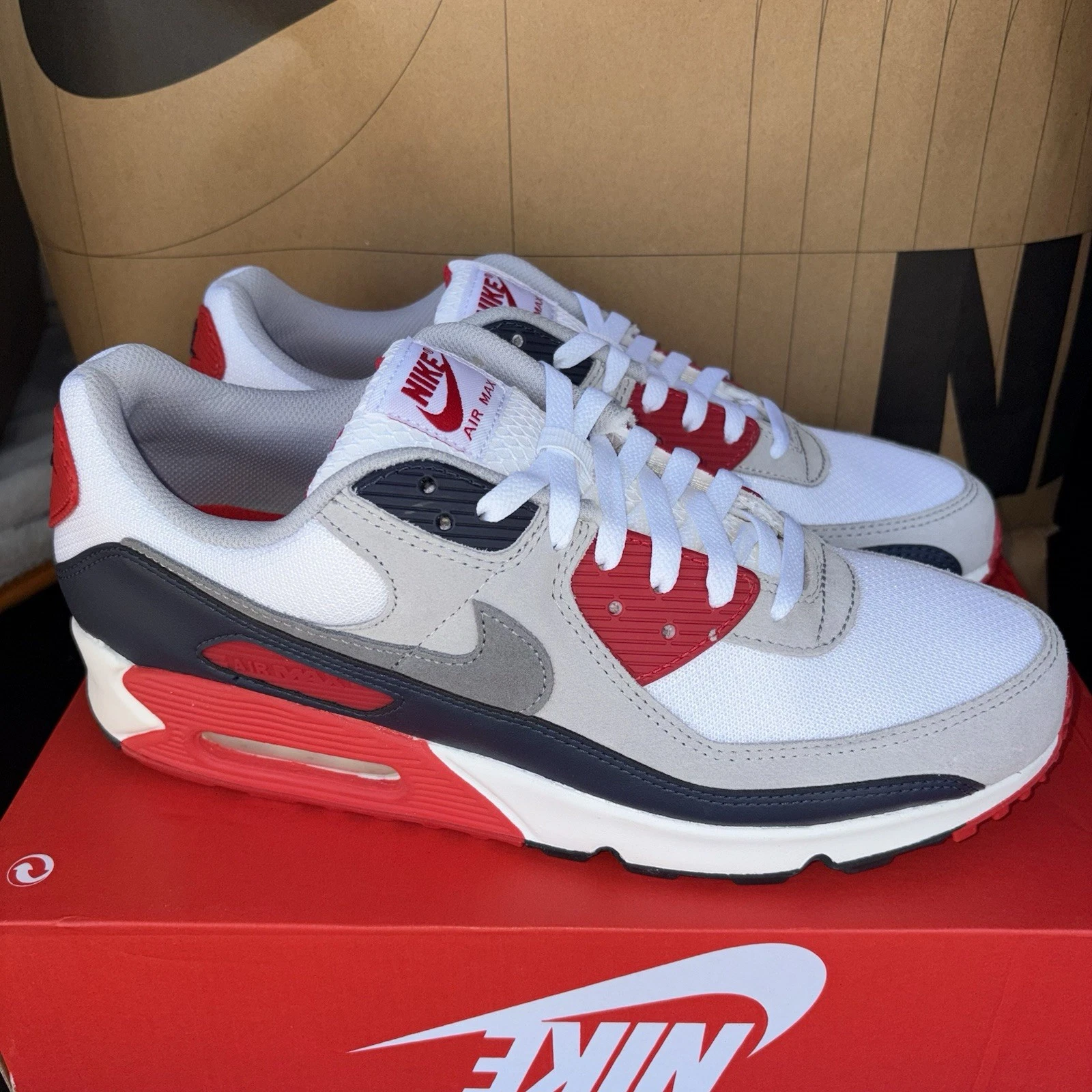 NEW Nike Air Max 90 NBY DM0029-117 USA Cool Grey University Red Men’s Size 13