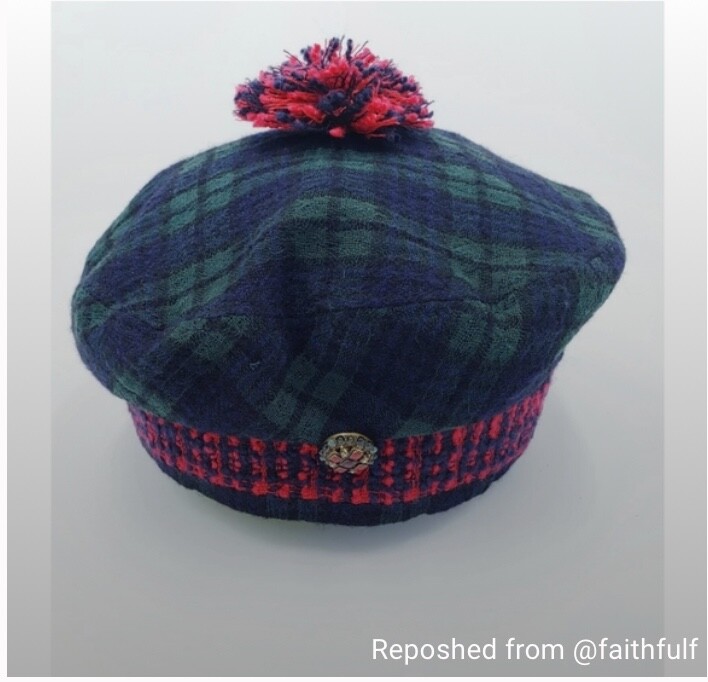Chanel Wool Beret/ Vintage, Green/Red, L 22, 6/8 | eBay display picture 1