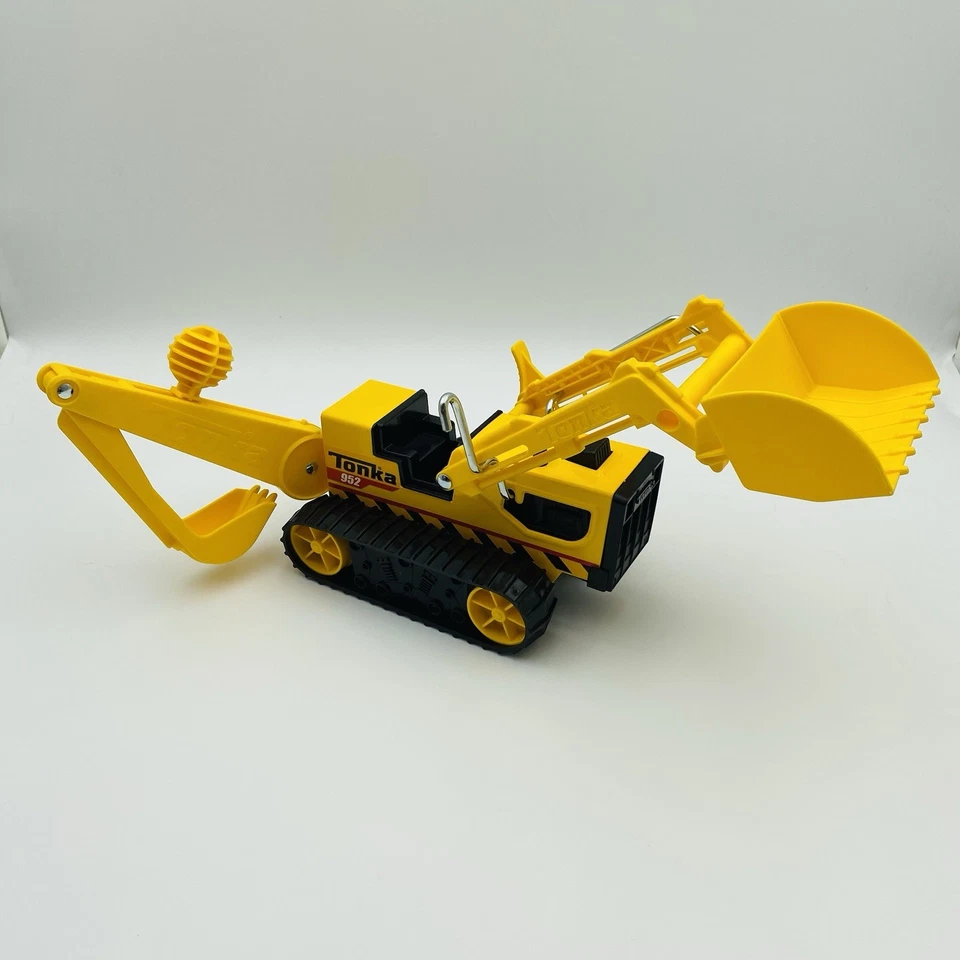 Tonka - Steel Classics Trencher 952 Yellow & Black - 2021 Hasbro Plastic & Metal - Image 4 of 4