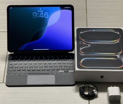 Apple iPad Pro 11'' M5 WIFI 256GB Cellular (AT&T) MINT 10 CYCLES - Magic Keyboard