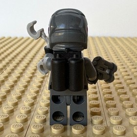 LEGO Space Police 3: Officer 14, GUN, HANDCUFFS, sp118, 5984, LUNAR LIMO, 2010