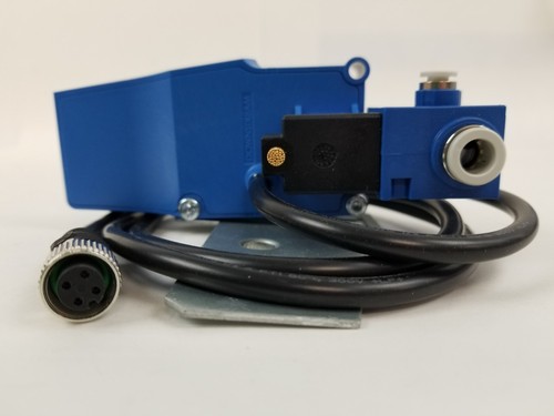 SICK IRT-P210E50S12 Photoelectric Proximity Sensor Zone Control NEW - Picture 6 of 10