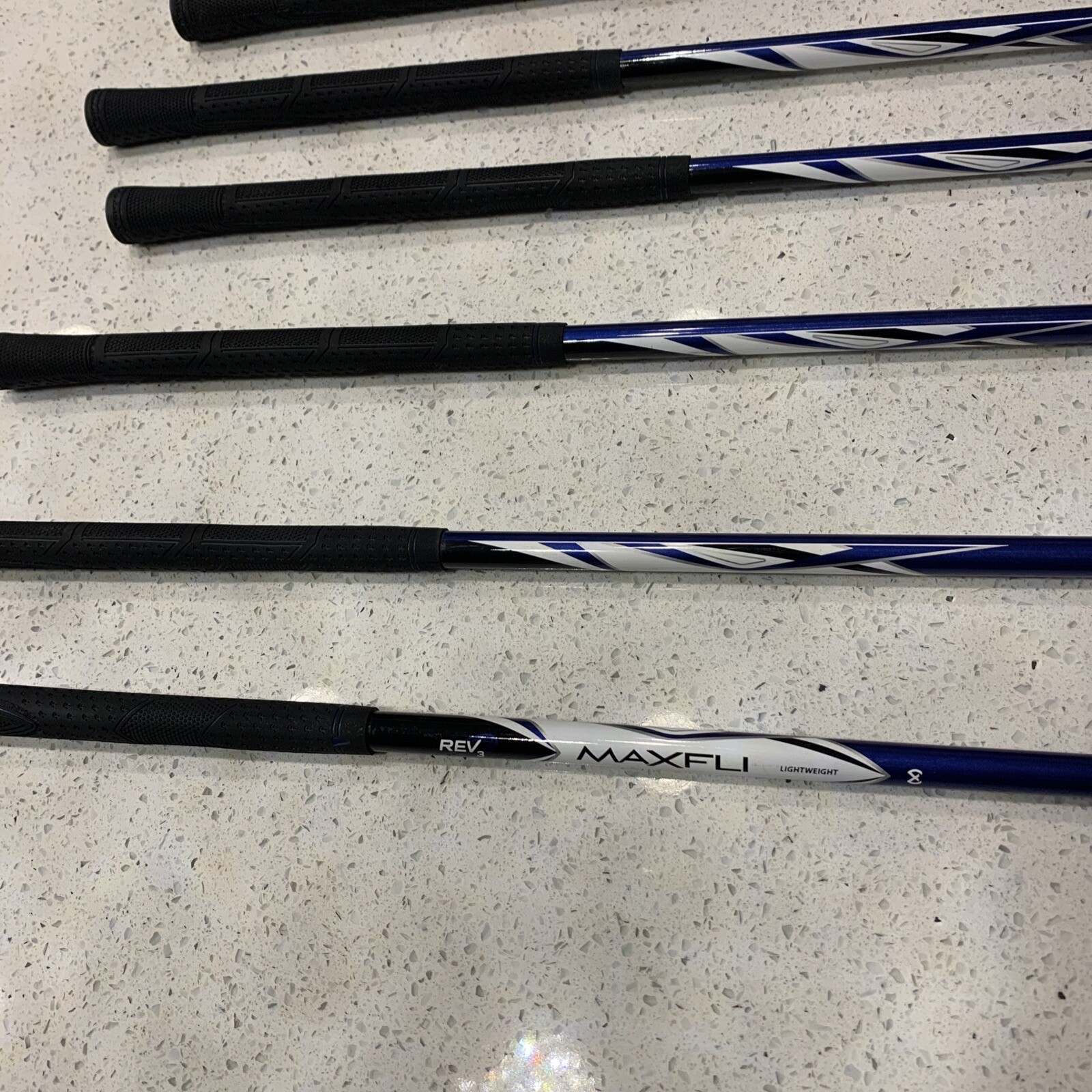 Maxfli Rev 3 Kids Jr Golf 7Piece Set Bag, Head Covers, RH (5260