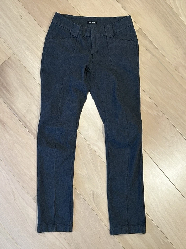 Pantalón Arc'teryx Reia gris oscuro para mujer 6 Foto 2 de 4