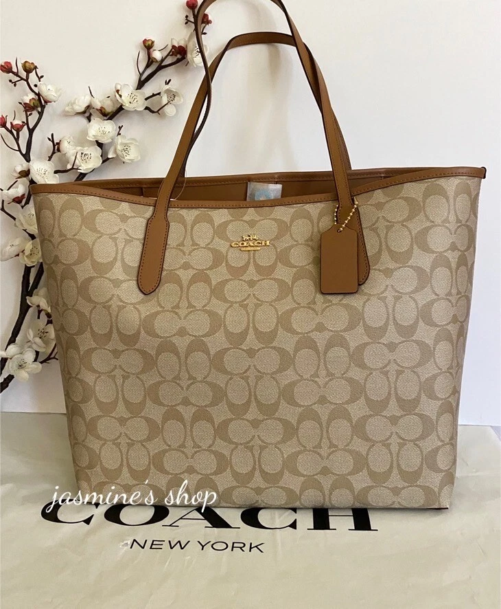 NWT Coach City Tote In Signature Canvas 5696 LT/khaki /LT Saddle