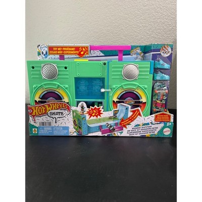Hot Wheels Skate Boom box Skatepark Playset Exclusive Board Shoes Kids Mattel