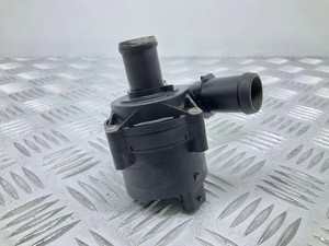 VW PASSAT Variant B8 3G5 Zirkulationswassermotor 5Q0965567J 1.97 34730620