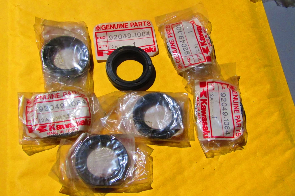 SELLO DE ACEITE KAWASAKI ELIMINATOR 600,LTD KZ750, SPECTRE KZ550 92049 Foto 2 de 2