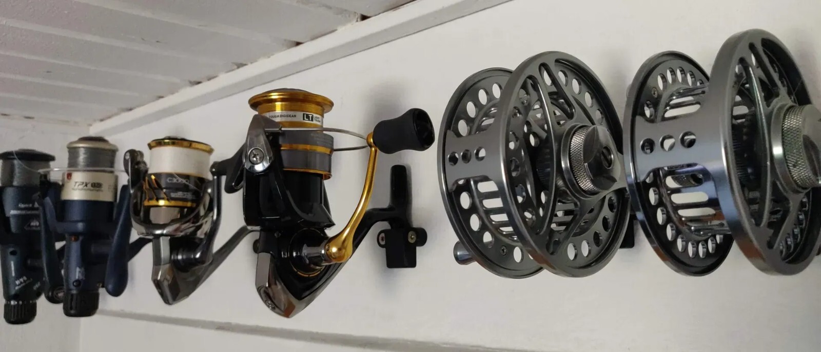 Fishing Reel Wall Mount, Compact Storage Holder for Displaying and Organizing