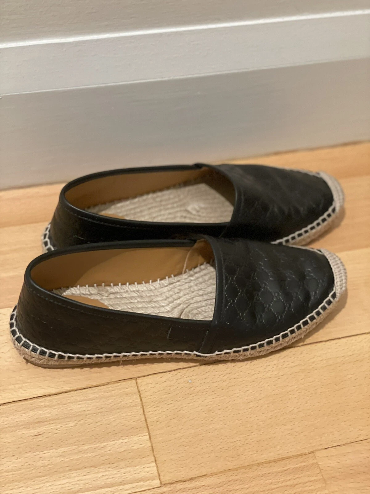 Espadrilles signature Gucci cuir noir Guccisima. Taille 37