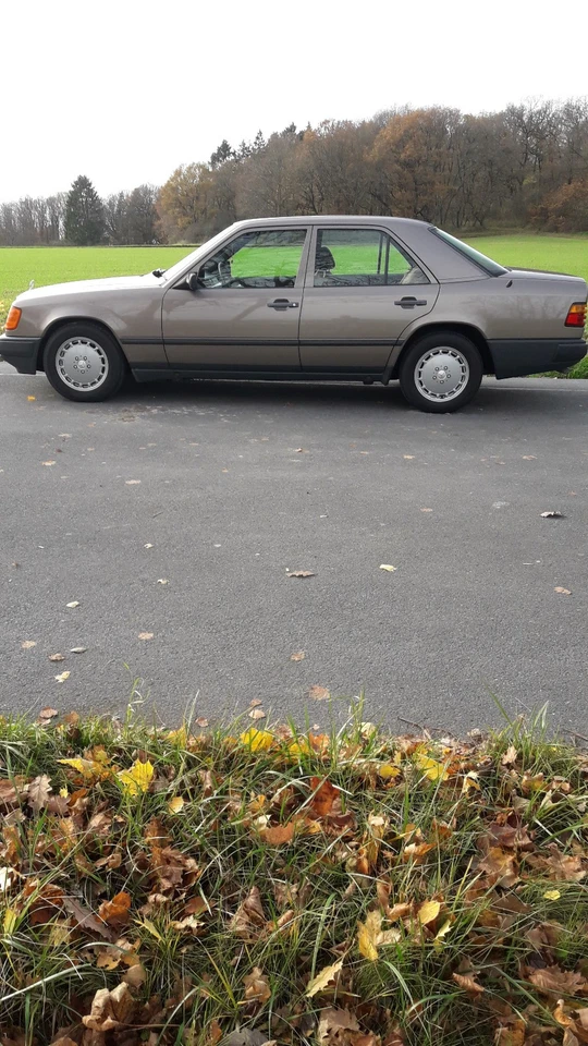 Mercedes E260 W124 " Wunderschöner Klassiker" - Bild 4 von 4