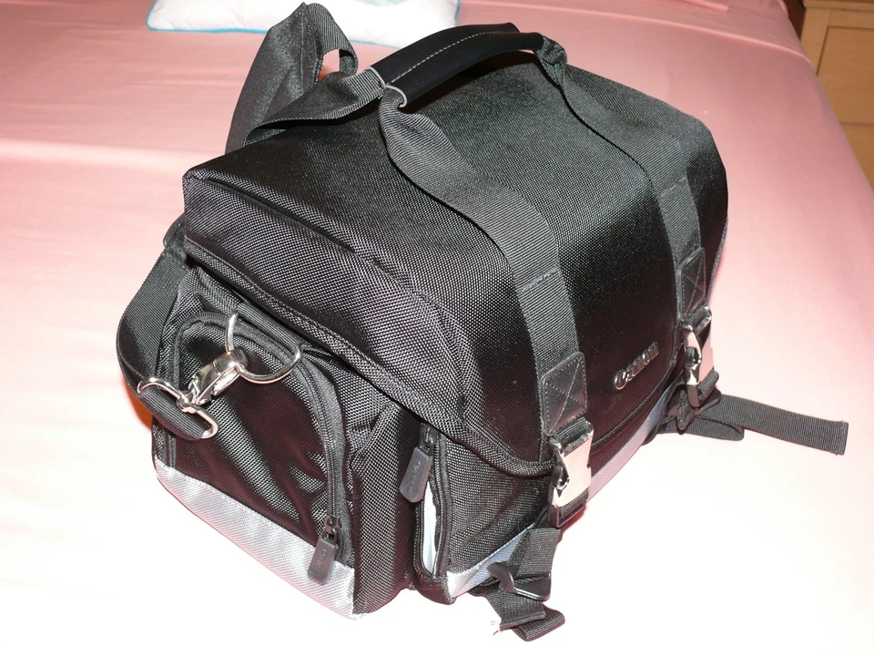 Estuche para cámara Canon 200DG gadget negro correa para el hombro EXCELENTE Foto 2 de 4