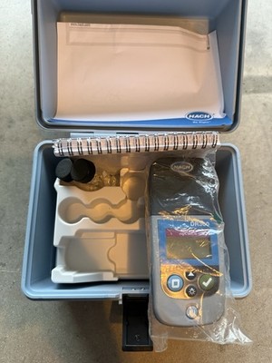 Hach DR300 Nitrate Pocket Colorimeter with Case