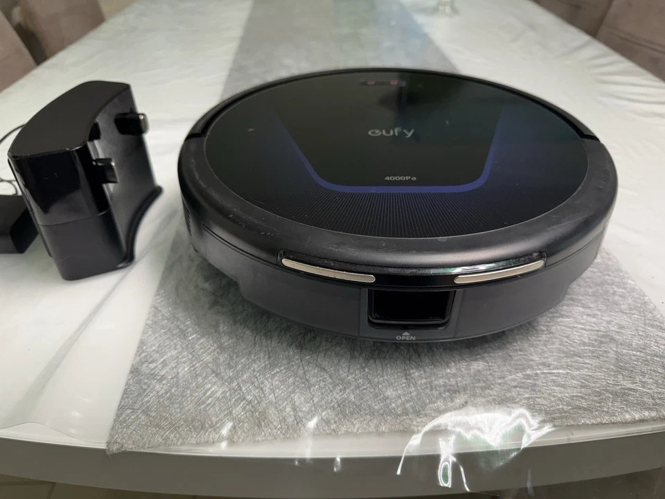 Eufy RoboVac 15C – Saugroboter mit Ladestation 4000Pa Gebraucht - Bild 4 von 4