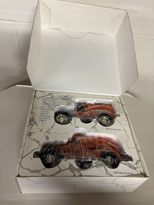 Ertl Eastwood 1:25 Sig. Ed. 1923 Chevy Van & 1938 Chevy Panel Truck Banks- New