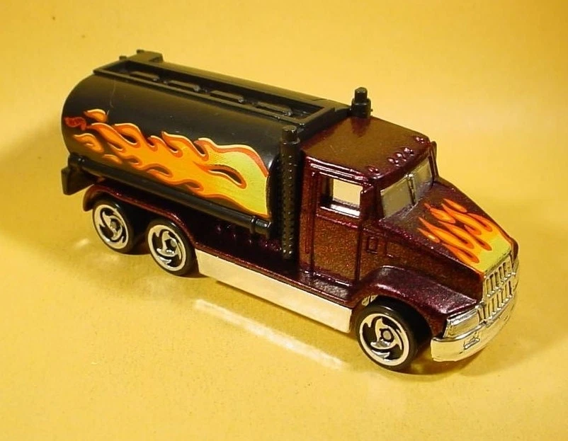 ホットウィール TANK TRUCK Amazon.com: Hot Wheels Tank Truck, [red/Silver] #147 : Toys & Games