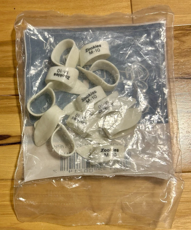 Jim Dunlop Zookies M-10 White Nylon Banjo Thumb Picks 12-Pack - Image 2 of 4