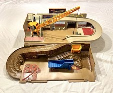 1979 Hot Wheels Construction Site Sto  Go Folding Playset