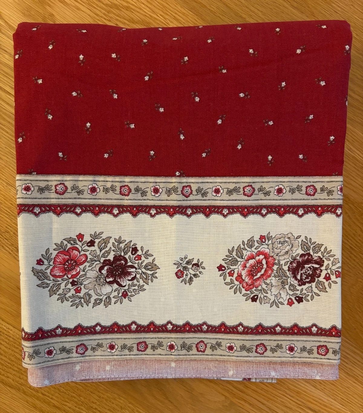 Tissus-Toselli Avignon Tablecloth