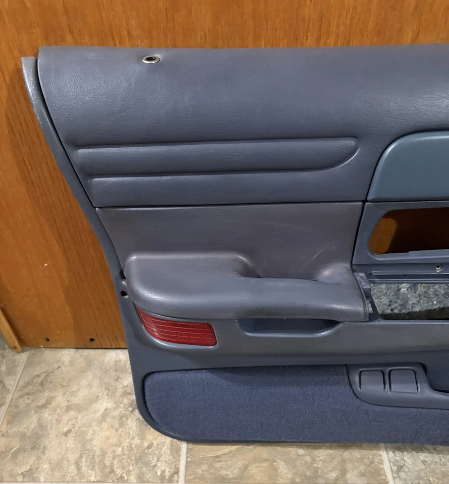 Ford Crown Victoria 1998-2002 conductor panel puerta delantera moldura azul OEM Foto 2 de 4