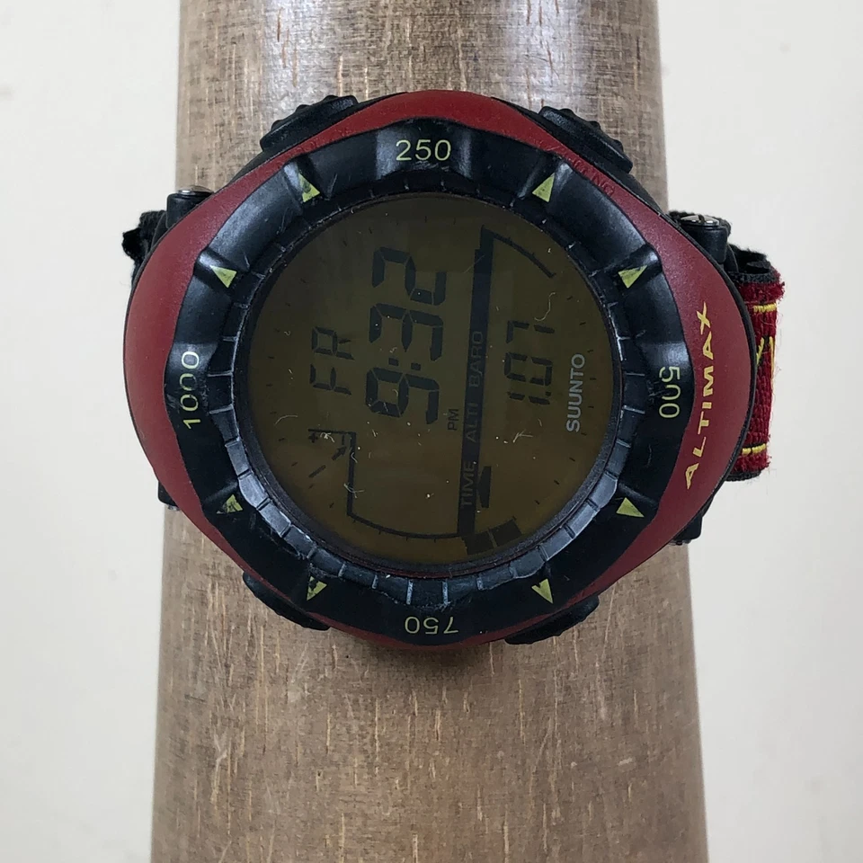 Relógio Suunto Altimax masculino esportivo multifuncional náilon vermelho quartzo digital 47mm 7" - Imagem 2 de 4