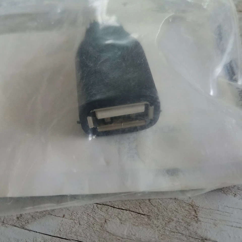 StarTech Micro USB OTG Adapter M/F USB Micro-B (5 pin) Male USB A (4 pin) Female - Image 3 of 3