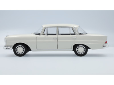 Mercedes Benz W111 Norev 1:18 Modell B66041218 dealer edition weißgrau