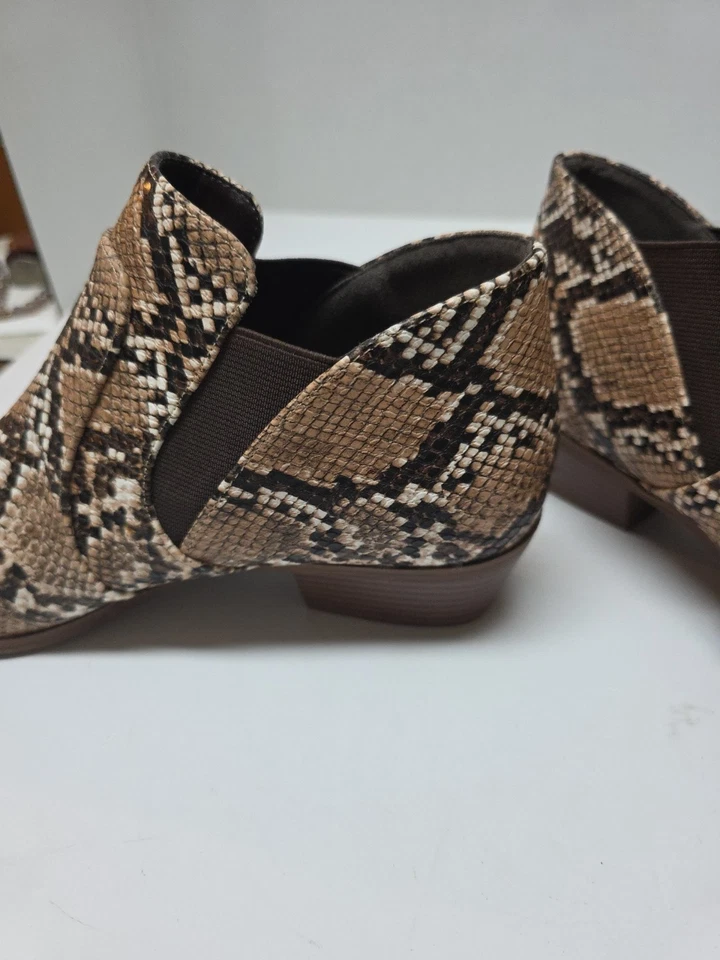 Botines con estampado de piel de serpiente Qupid talla 9 Foto 3 de 4