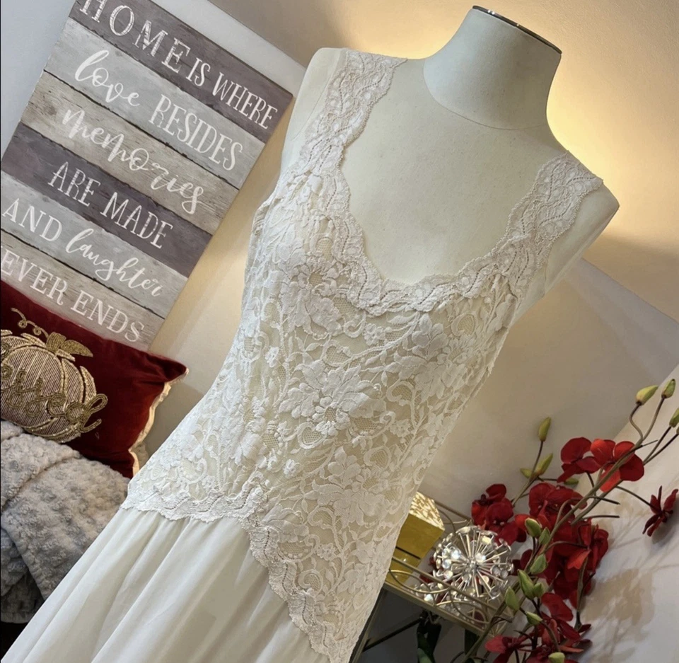 Vintage Victoria Secret Lace and Sheer Lingerie Nightgown Bridal Boudoir Size L - Image 3 of 4