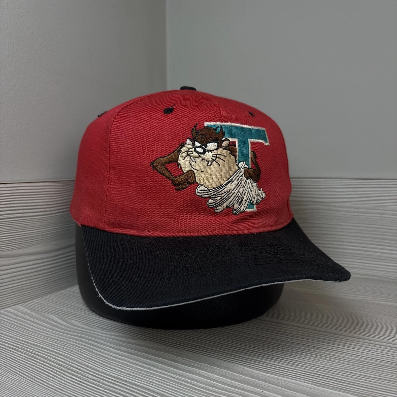Vintage 90's Looney Toons Tasmanian Devil Hat Taz Red Cap Snapback Adjustable