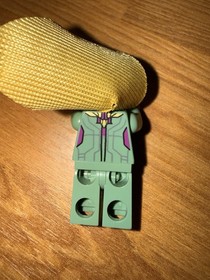 🔥 LEGO Vision Minifigure Sand Green Yellow Spot On Forehead sh0303 Marvel 76067