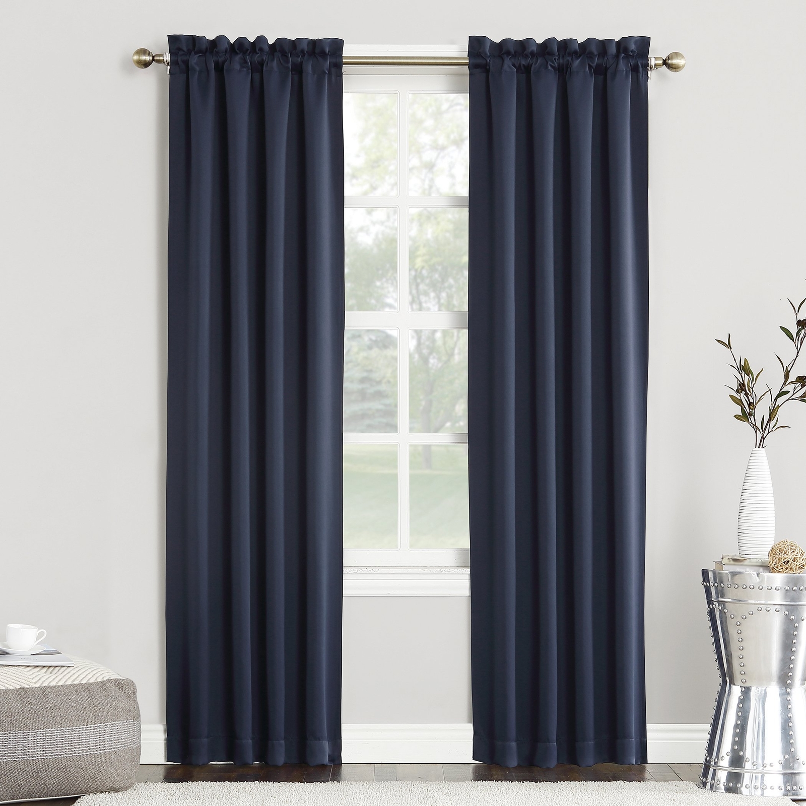 Sun Zero Easton Energy Saving lackout Rod Pocket Curtain Panel 40