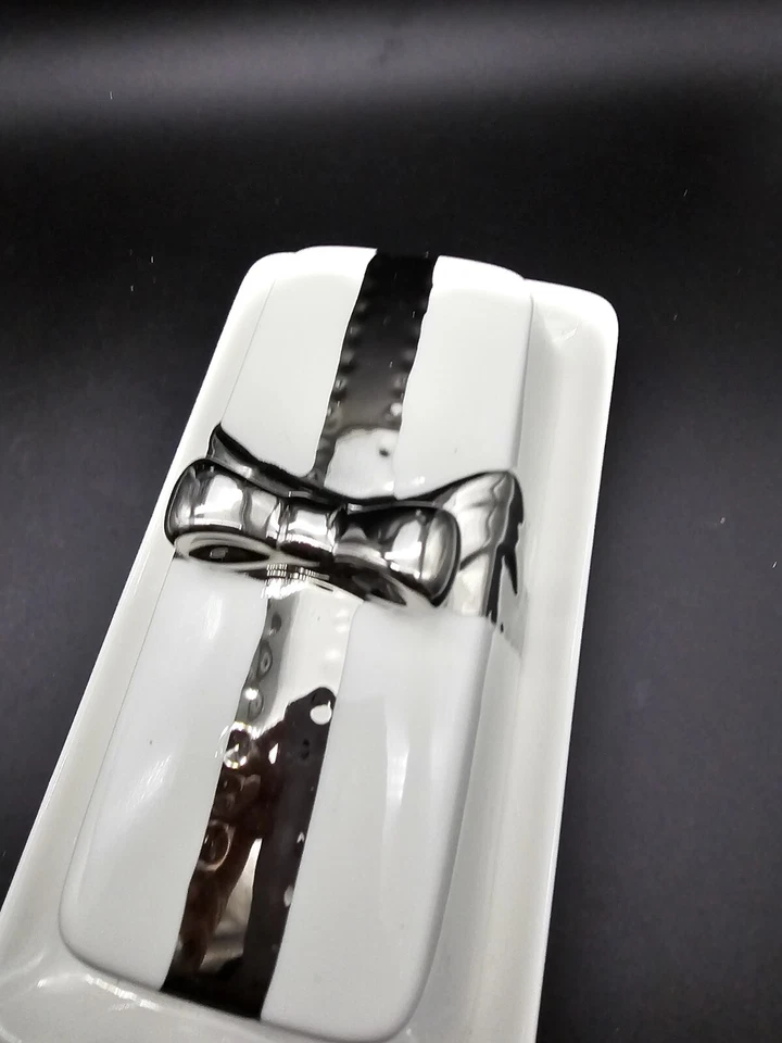 Cynthia Rowley Ceramic Butter Dish  White with Silver Bow Handle Christmas - Image 4 of 4