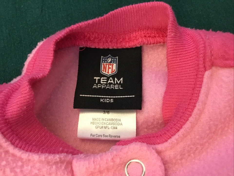 Vintage NFL Apparel Chicago Bears Girls Pink Sleeper Pajamas Infant 3/6 Mos. EUC - Image 4 of 4