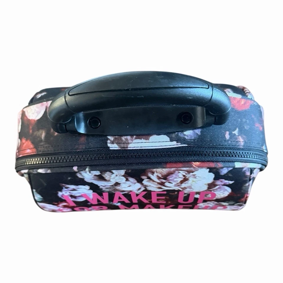 “i Wake Yo For makeup “ London Soho New York Floral Cosmetic Travel Case - Image 2 of 4
