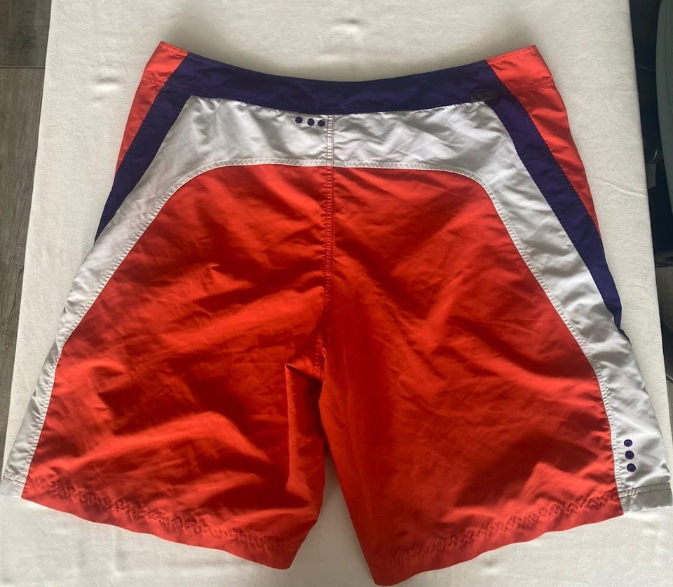 Pantalones cortos Columbia PFG Clemson University talla XXL con abrebotellas oculto Foto 2 de 4