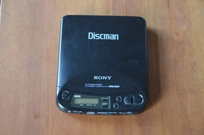 Sony Diskman D-121 Megabass      Kult aber defekt - Bild 1 von 2
