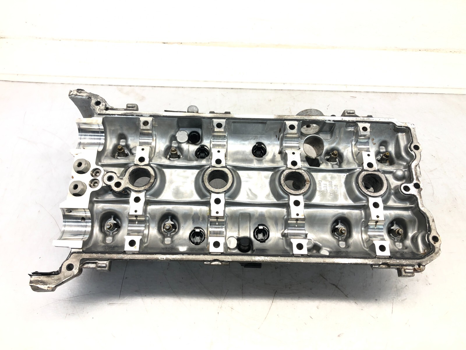 2014-2018 BENTLEY FLYING SPUR 4.0L V8 LEFT DRIVER SIDE CYLINDER HEAD VALVE COVER
