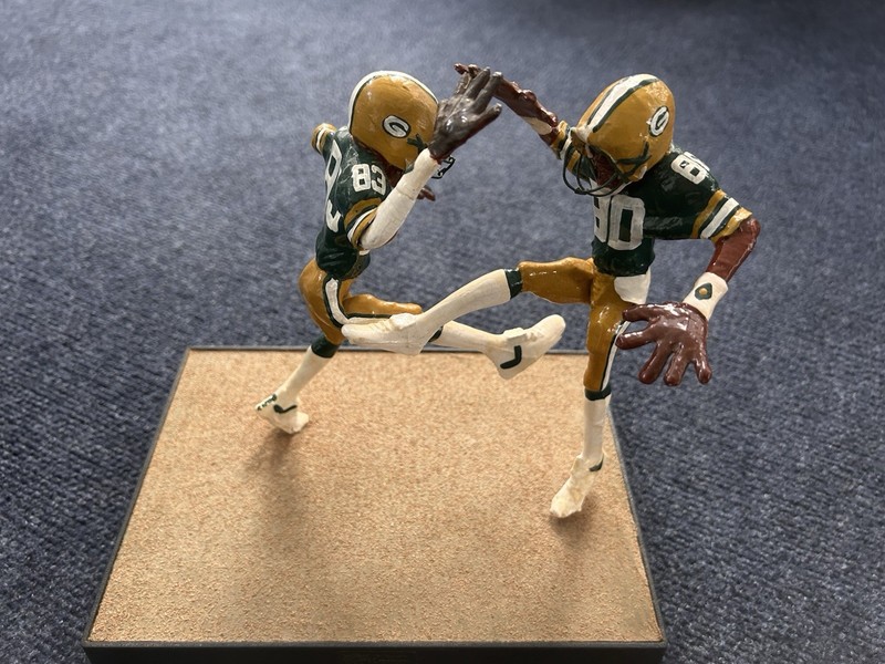 RARE!!!  Lofton & Jefferson Green Bay Packers Statue  1981