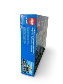 LEGO City 60095 Deep Sea Exploration Vessel 717-Piece Set New Damaged Box